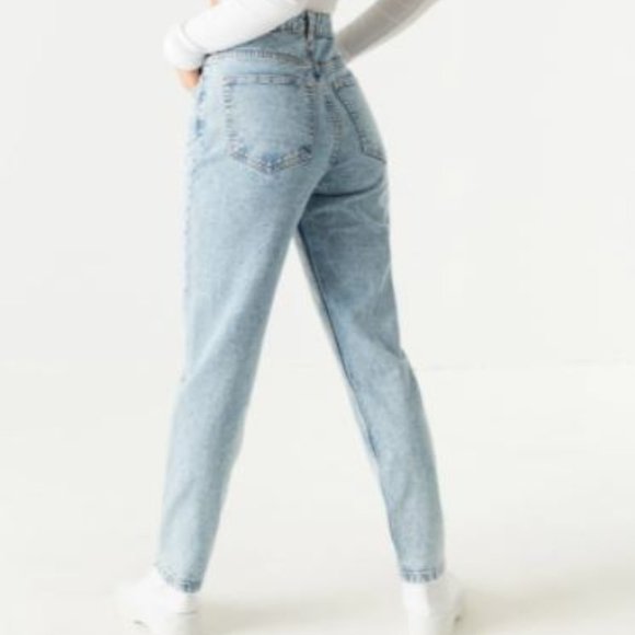 Ultra High Rise Light Wash Mom Jean - Picture 1 of 5